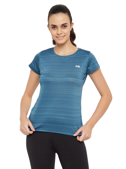 Clovia Womens Solid Slim Fit Yoga Shirt (AT0124P36M_Blue M)