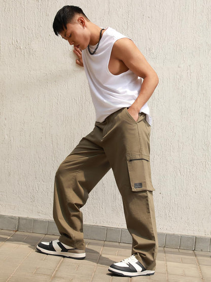 Hubberholme Men Olive Cotton Loose Mid-Rise Trousers