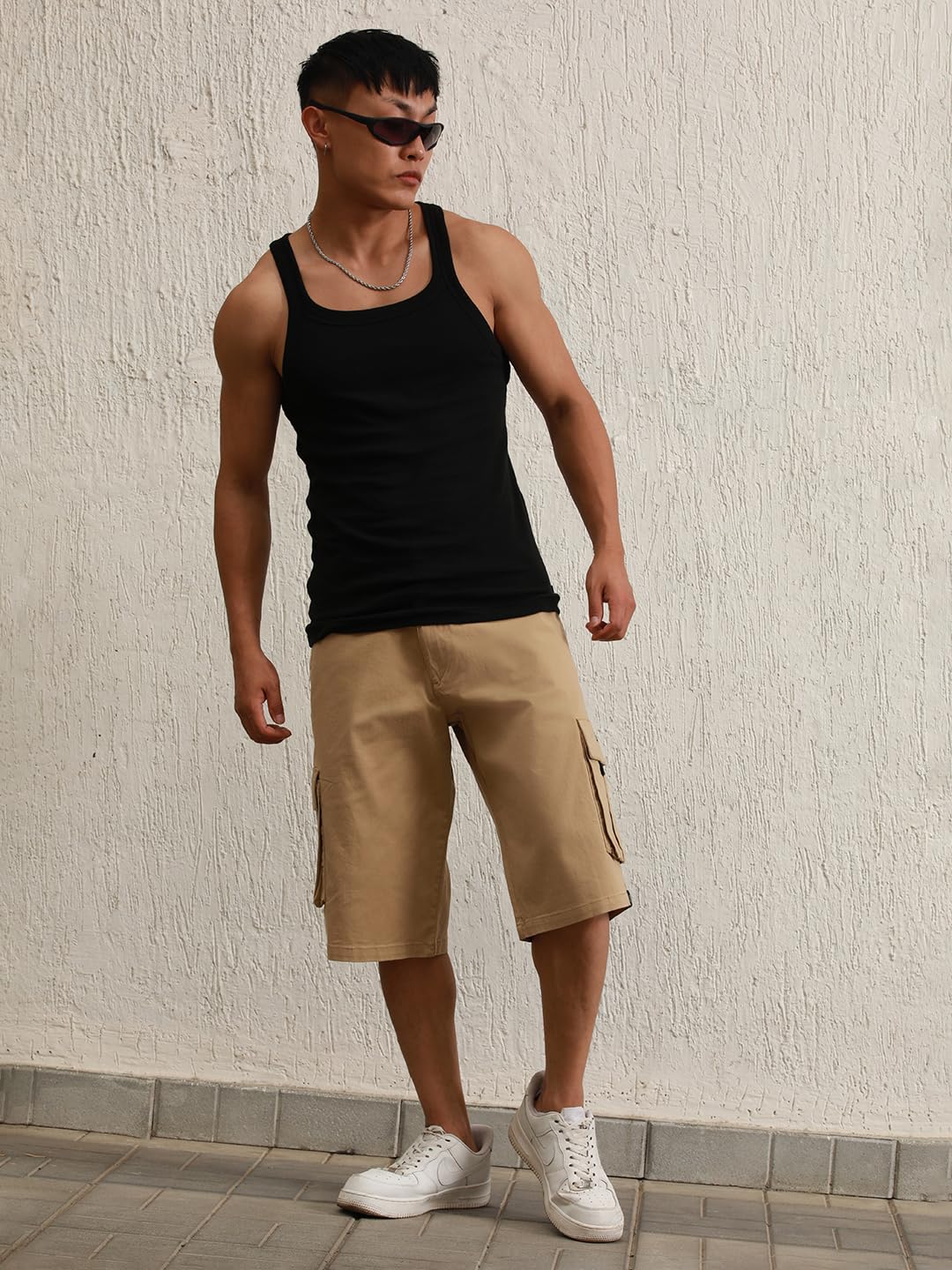 Hubberholme Khaki Cotton Regular Fit Mid-Rise Knee Length Shorts