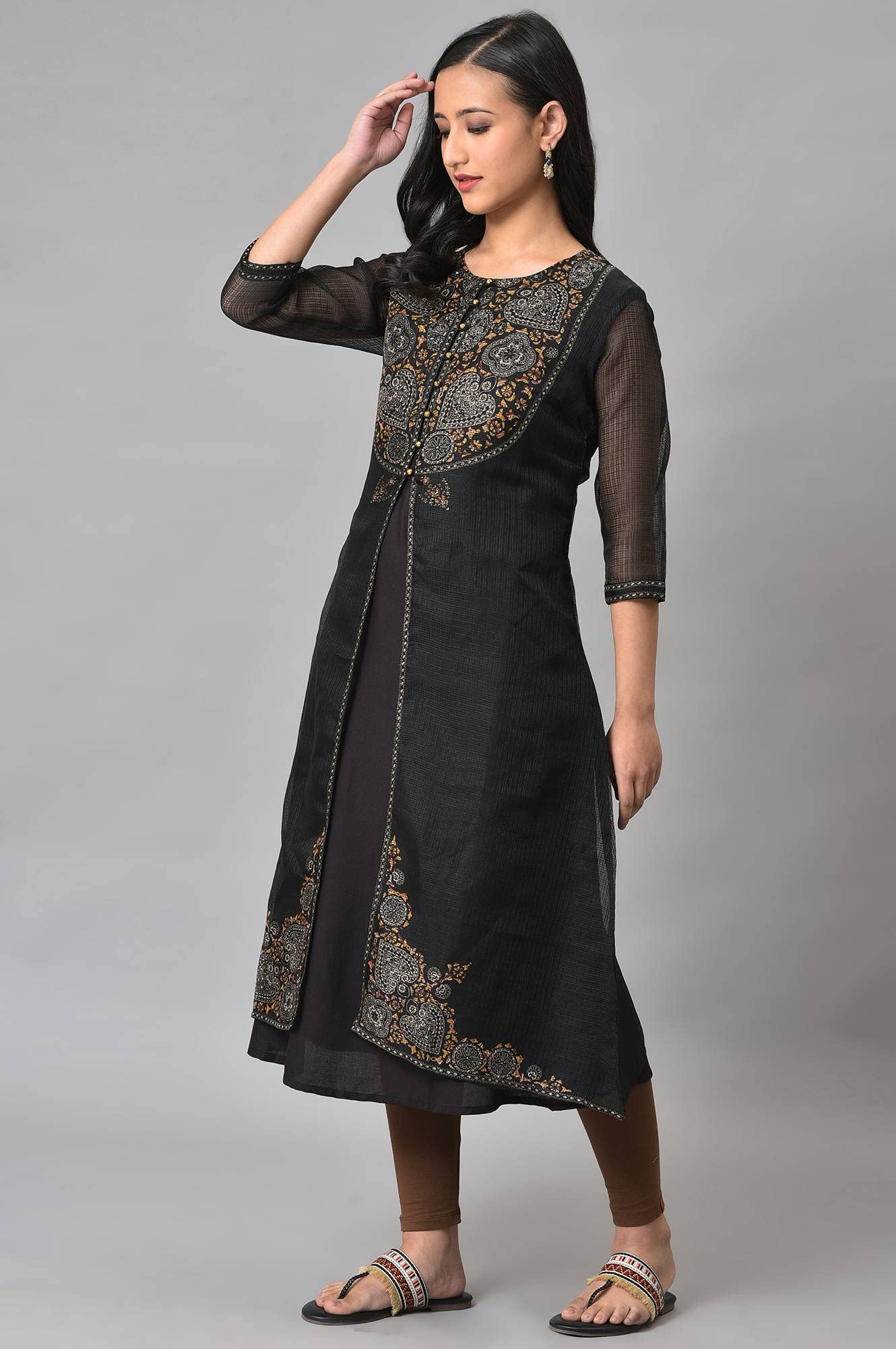 W for Woman Inner Kurta & Outer Jacket