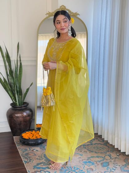 Naixa WomenS Lemon Yellow Rayon Slub Embroidered Straight Kurta With Rayon Slub Pant And Organza Laced Dupatta Sets (Nx-596-Lem