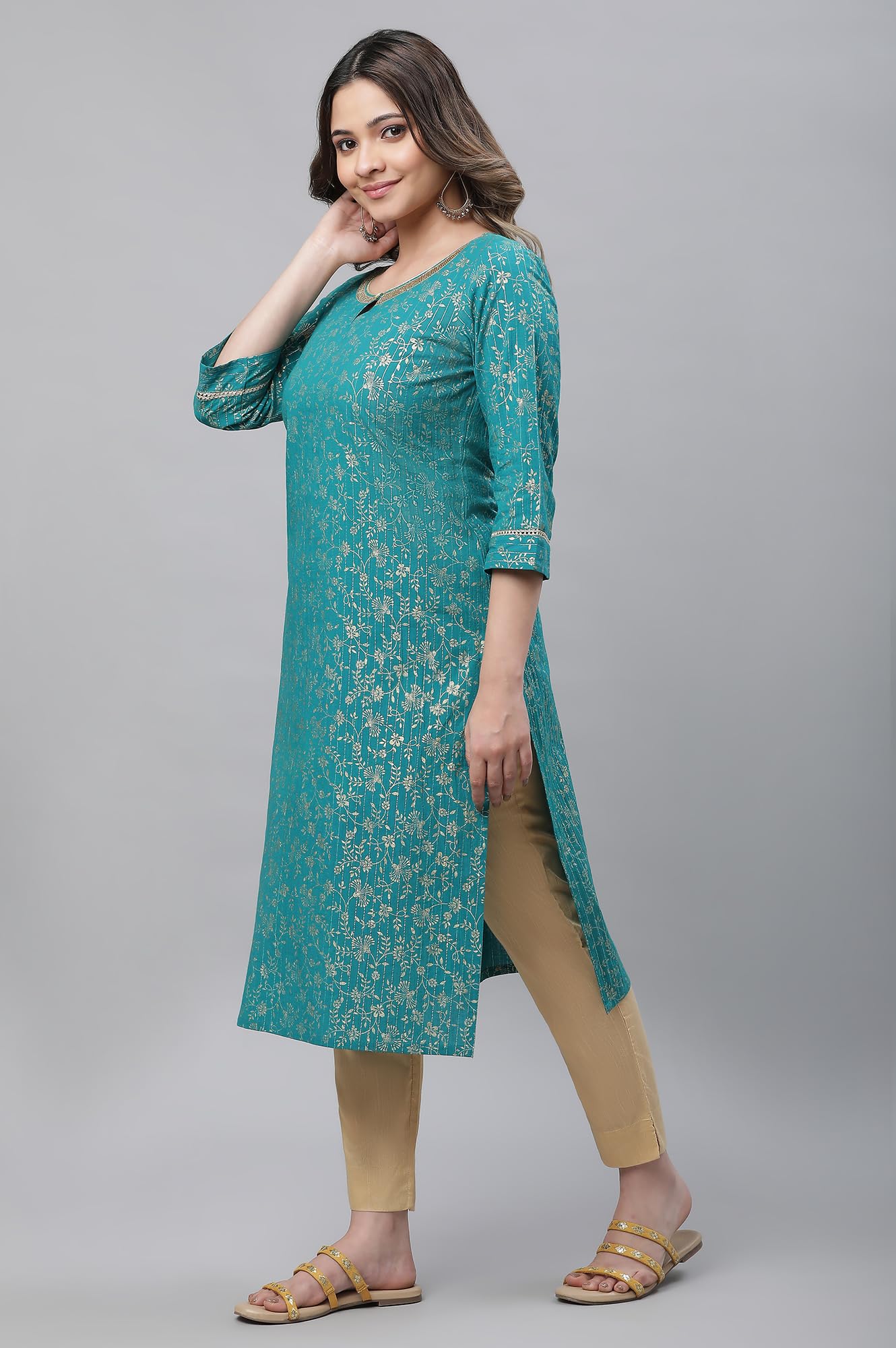 Aurelia Green Foil Pattern Cotton Straight Long Kurta