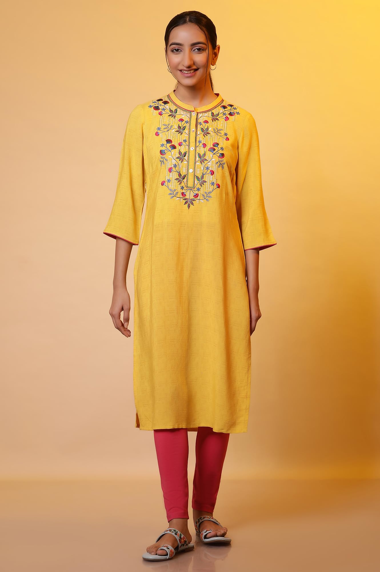 Aurelia Women's Solid Rayon Straight Kurta
