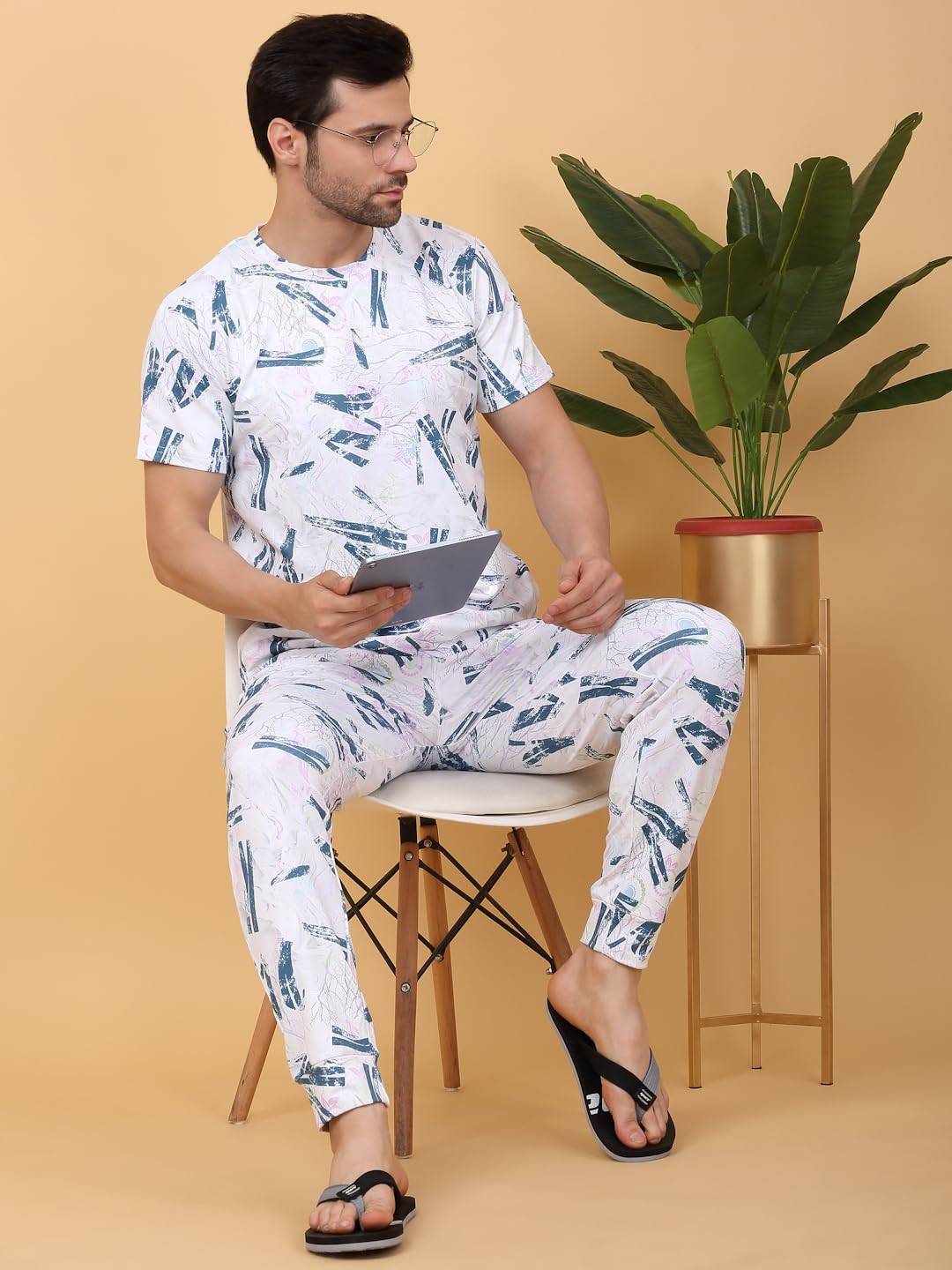 Sweet Dreams Men Printed Pyjama Set