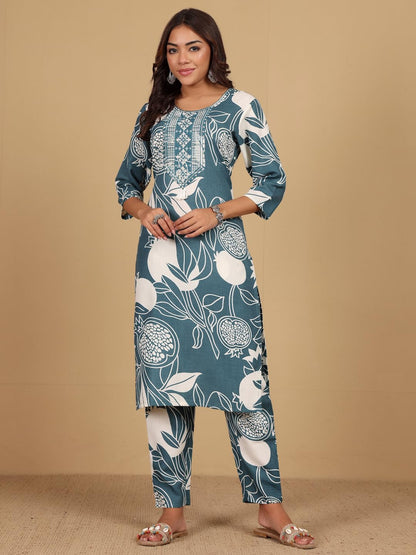 Varanga Women Round Neck Bold Print Kurta Set