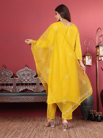 Varanga Women Hand Embroidered French Knot Kurta With Tonal Bottom And Embroidered Dupatta.