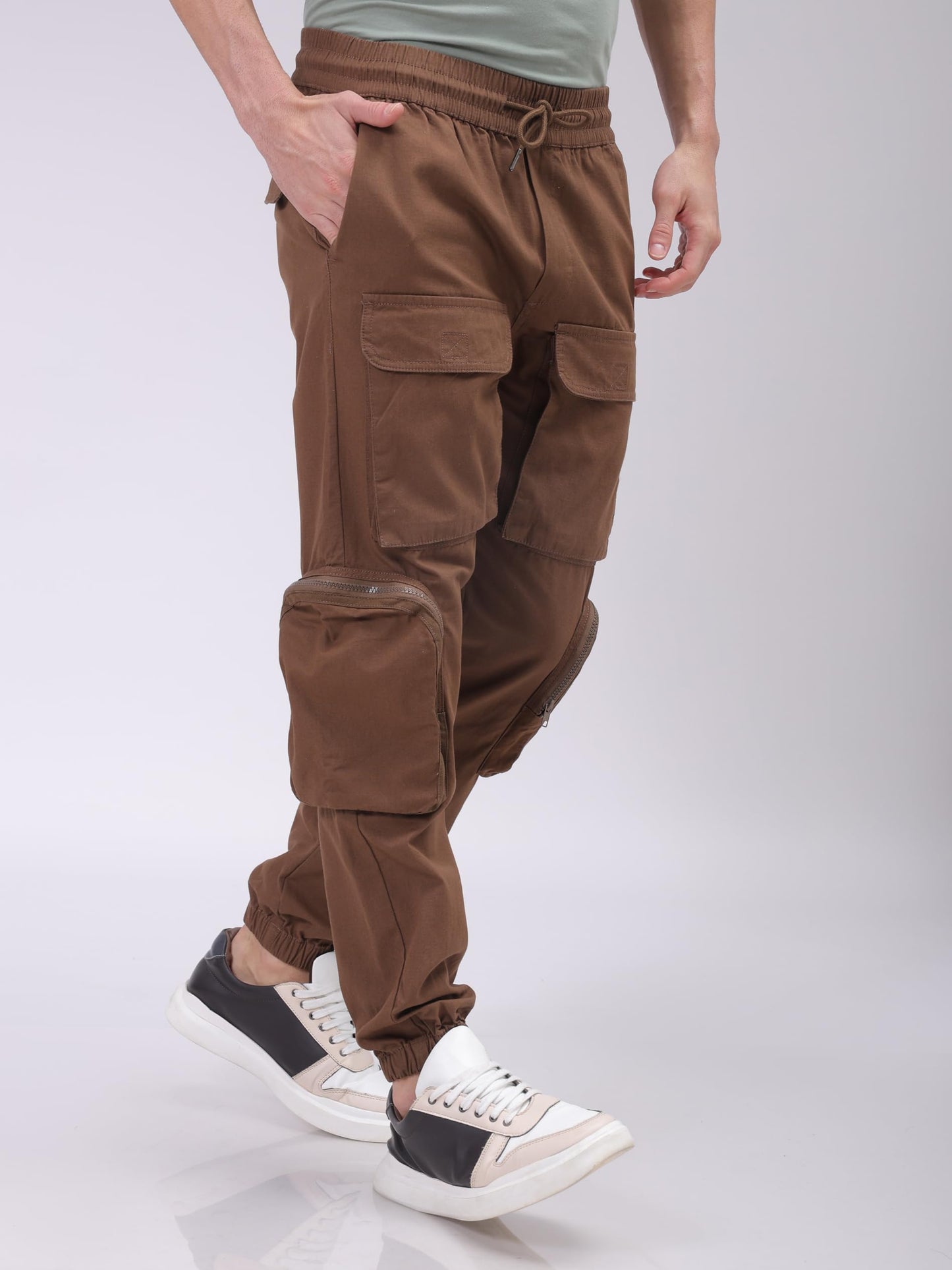 The Indian Garage Co Men Regular Fit Solid Mid-Rise Elasticated Cuffed Cargo Joggers