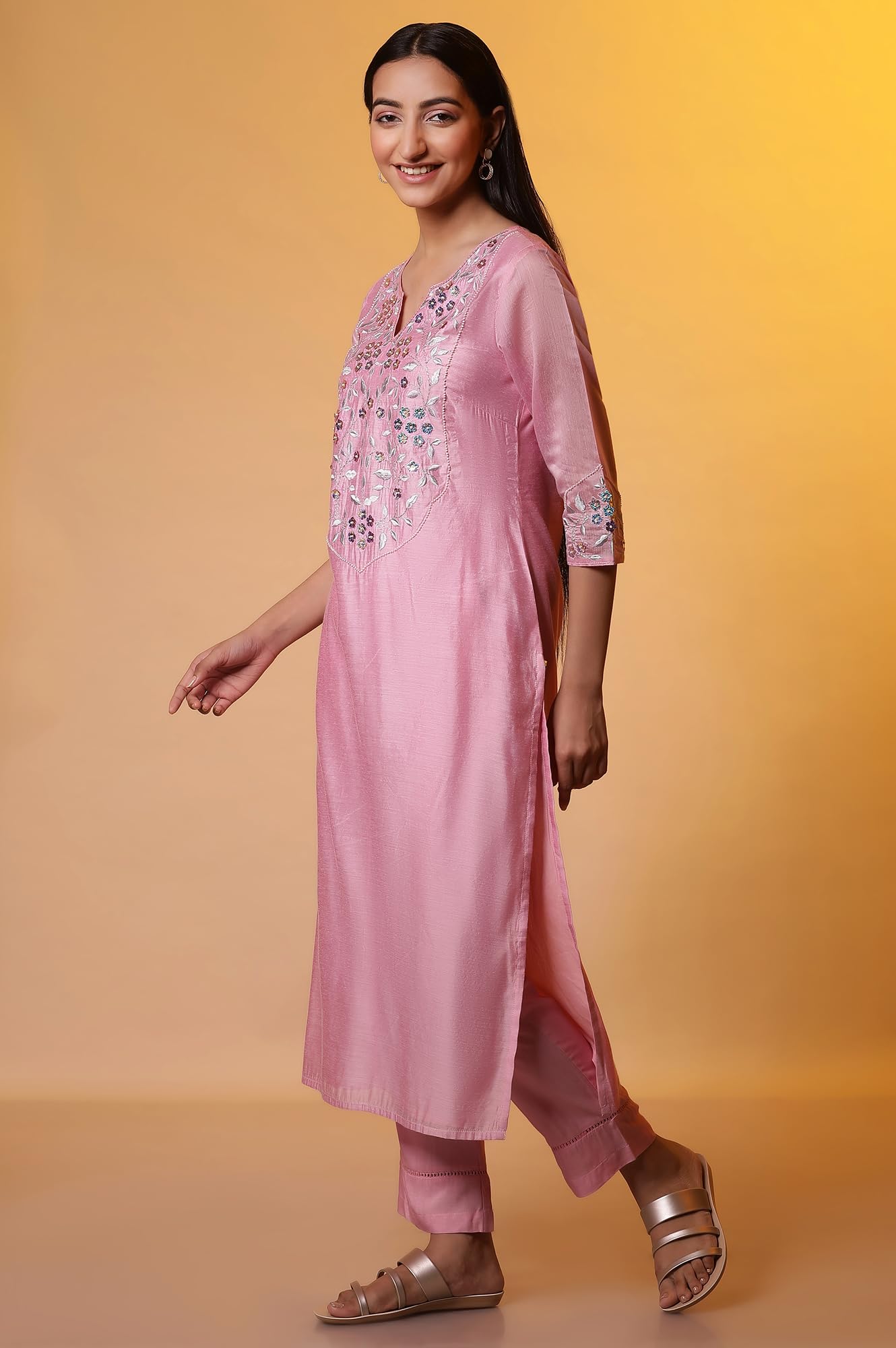 Aurelia Pink Embroidered Festive kurta, Trousers and Dupatta Set