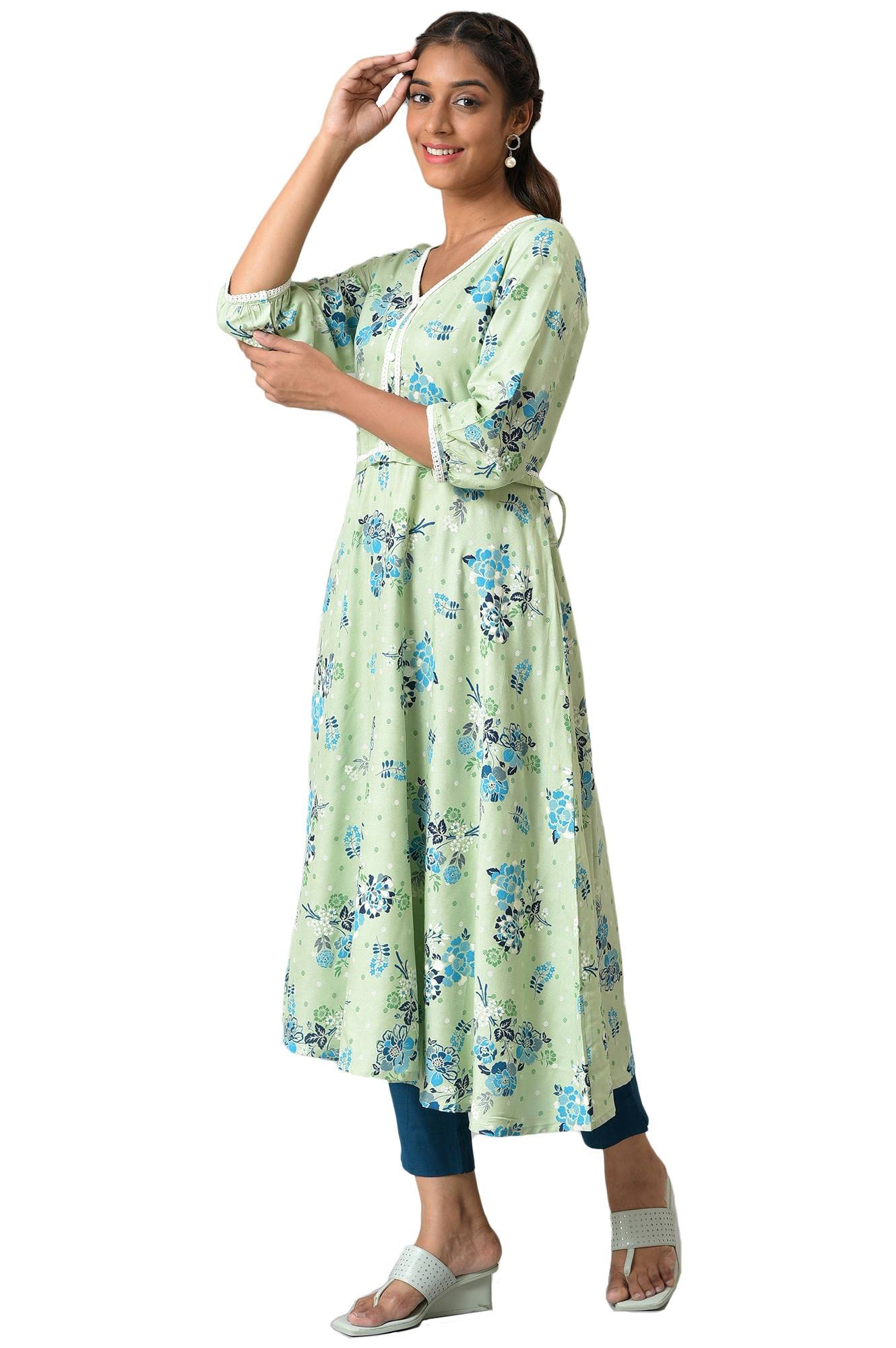 Aurelia WomenS Viscose Regular Kurta (22Aua13369-505802_Green