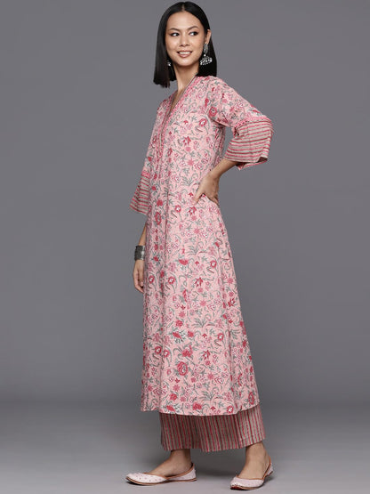 Varanga Women V Neck Collar Kurta Paired With Tonal Dupatta And Tonal Bottom.
