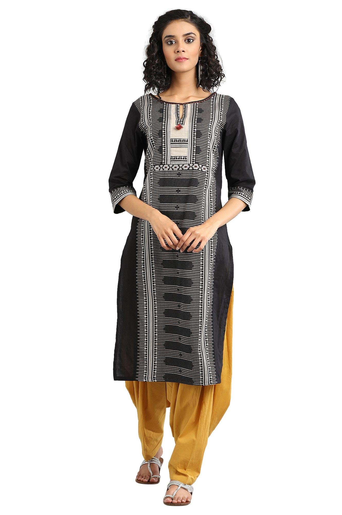 Aurelia Women's High Rise Regular Fit Cotton Patialas (19CRA60043-600451_Gold_Free Size)