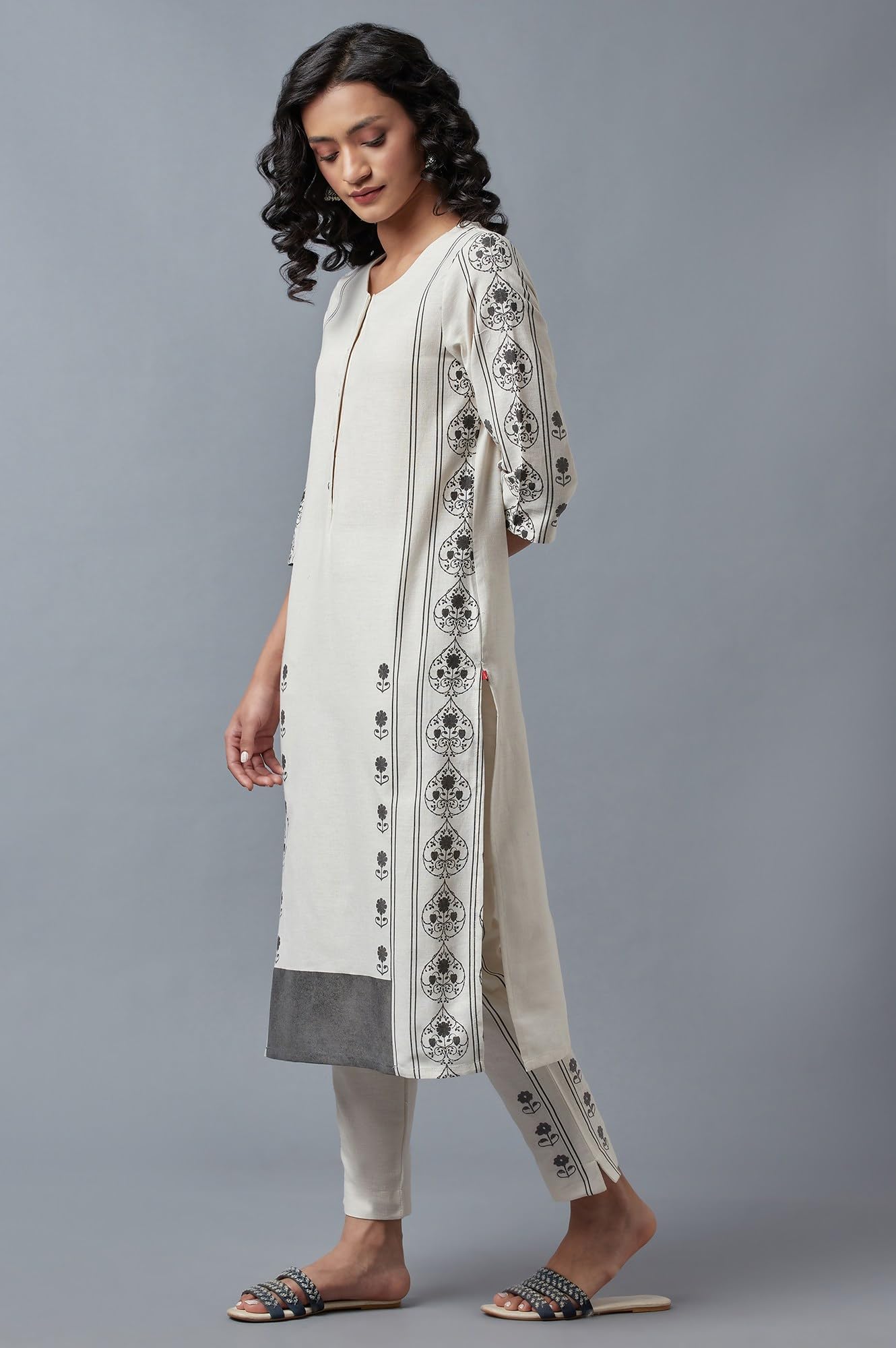 W for Woman Women's Cotton Straight Fit Printed Round Neck Straight Kurta