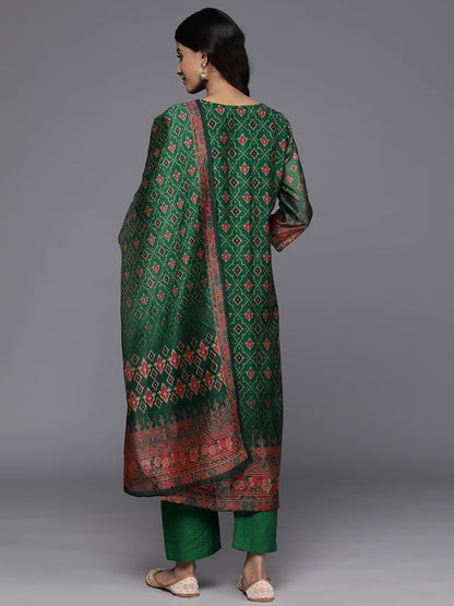 Varanga Women Green Ethnic Motif Printed Straight Kurta Paired With Tonal Bottom And Printed Dupatta.