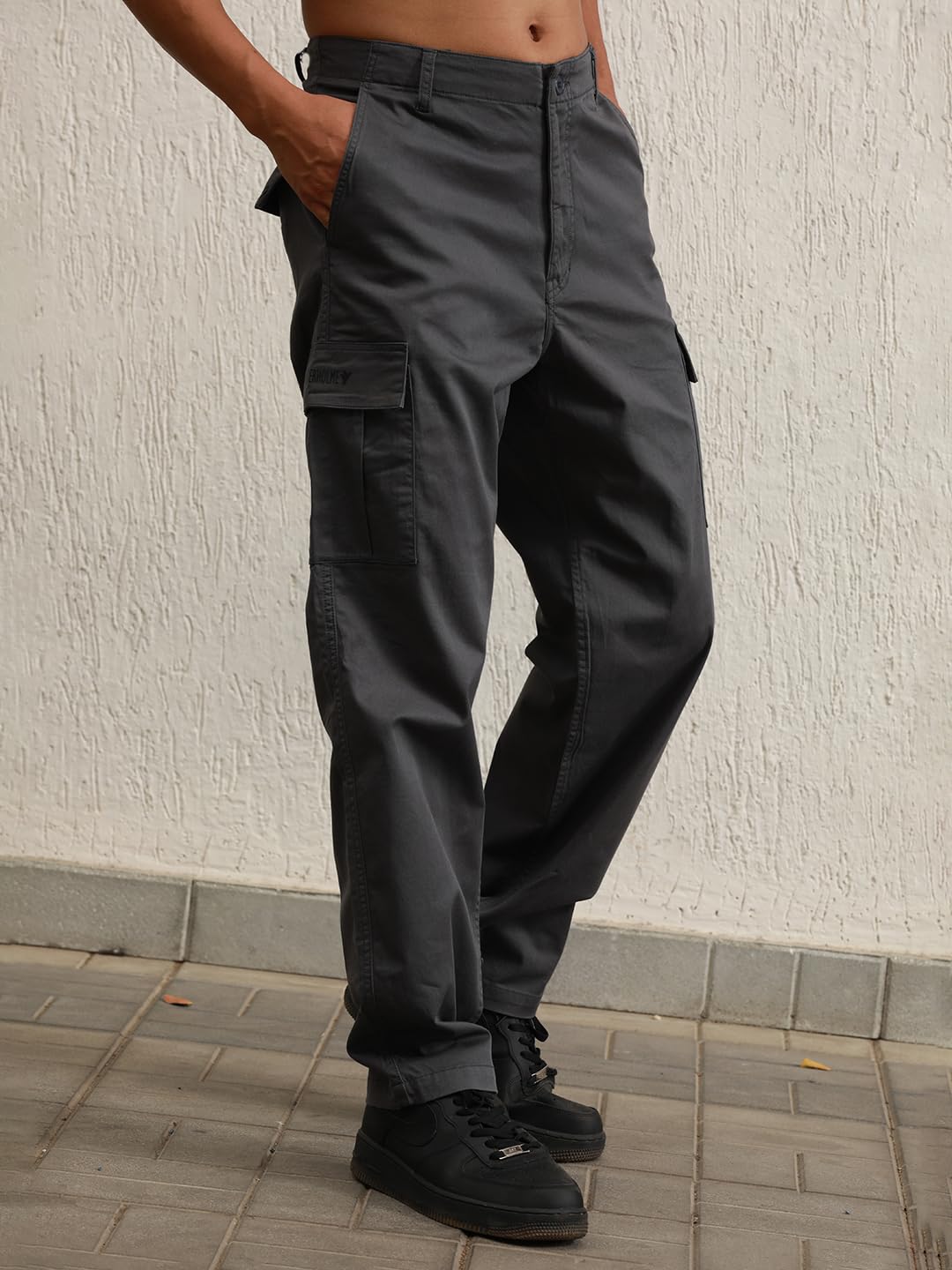 Hubberholme Men Charcoal Cotton Loose Fit Mid-Rise Trousers