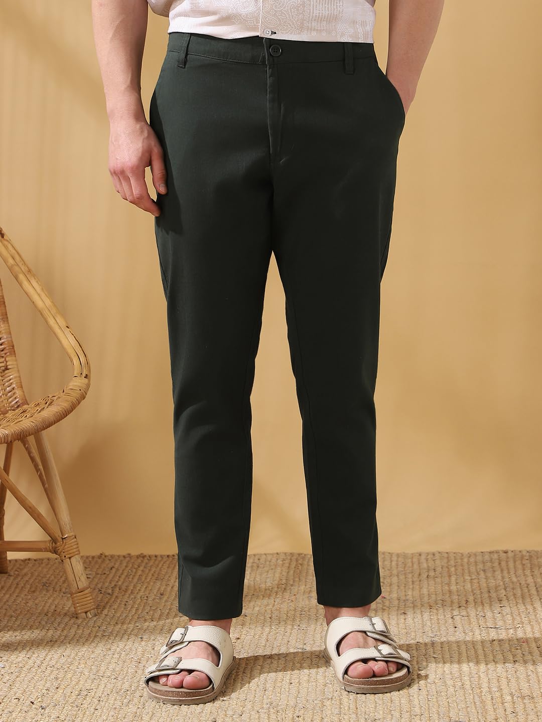 Dennis Lingo Men Solid Cotton Lycra Mid Rise Straight fit Chinos Olive Green