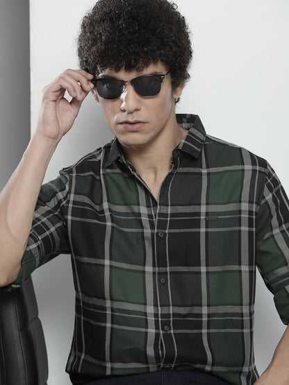 The Indian Garage Co Green Regular Fit Cutaway Collar Checkered Long Sleeves Shirt