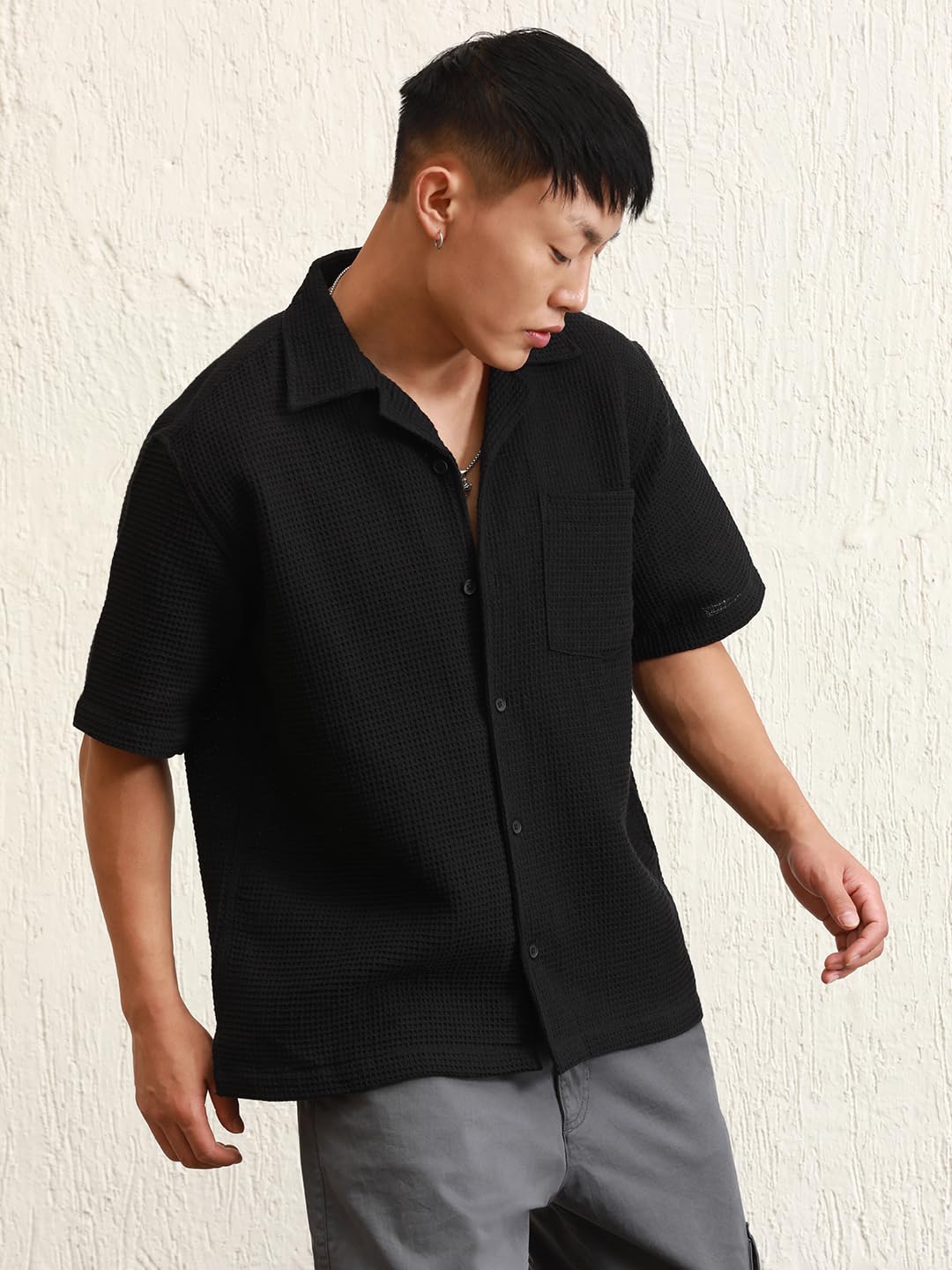 Hubberholme Black Cotton Spread Collar Short Sleeves Solid Oversized Shirts