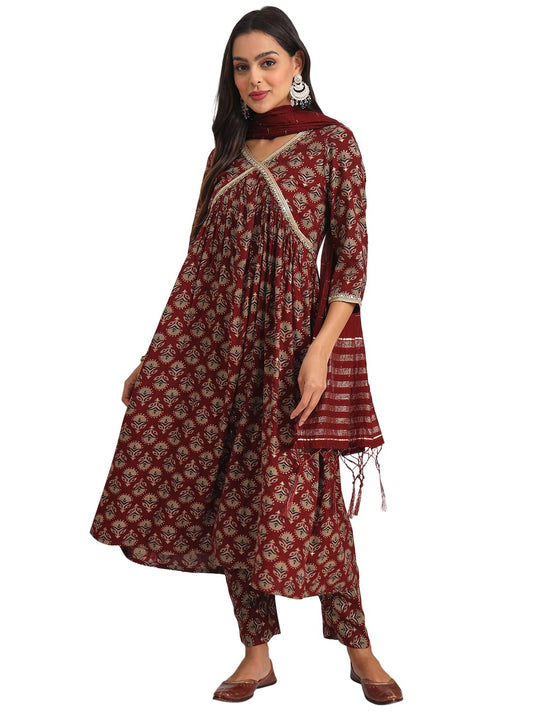 Womanista Silk Blend Womens Kurta Set