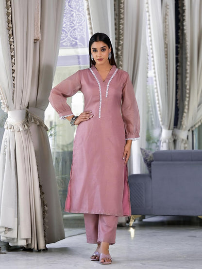 VARANGA Women Mauve Kota Check V-Neck, Long Sleeve Straight Kurta, Paired With Tonal Bottom.