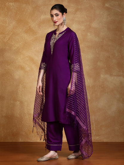 Varanga Zari Embroidered Neck Kurta With Trouser And Dupatta.