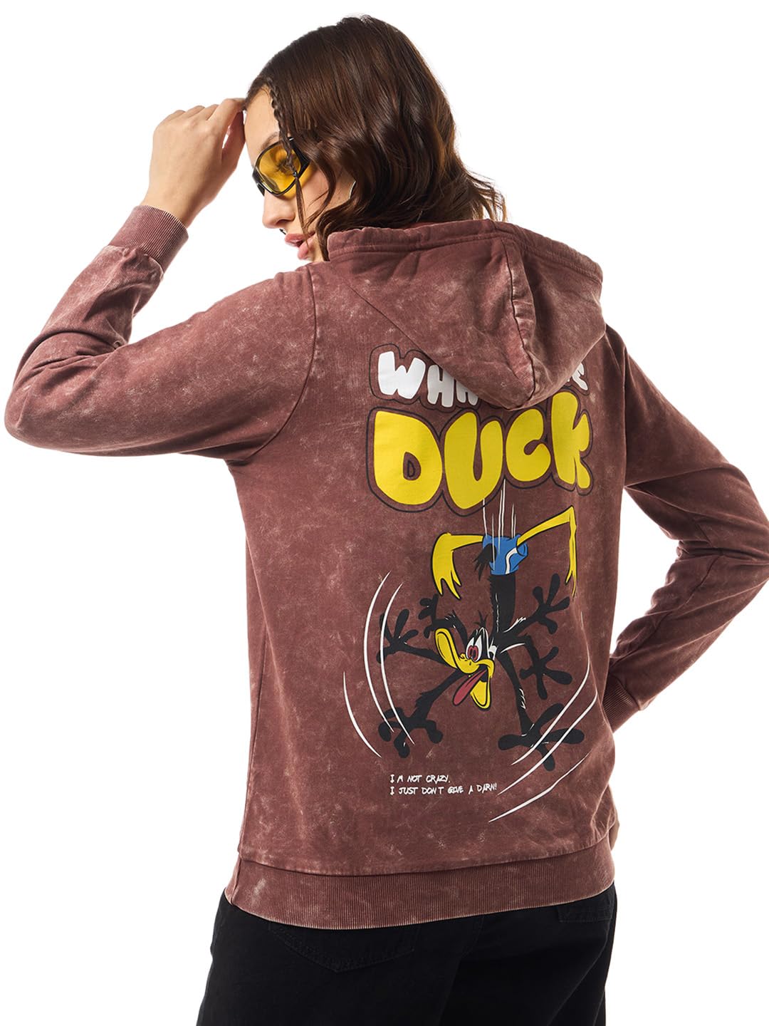 Bewakoof Official Dc Merchandise Daffy Duck WomenS Graphic Printed Regular Fit Full Sleeve Fleece Hoodies_625439_Maroon_S
