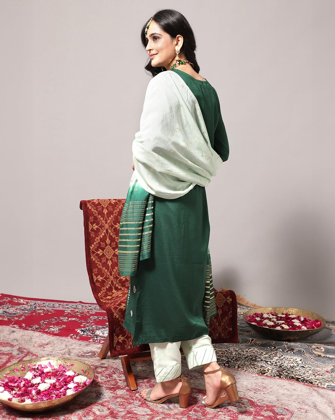 Varanga Green Straight Kurta With Elasticated Trouser Set.