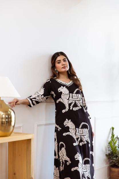 Ishin Black Rayon Quirky Printed Kurta With Pants