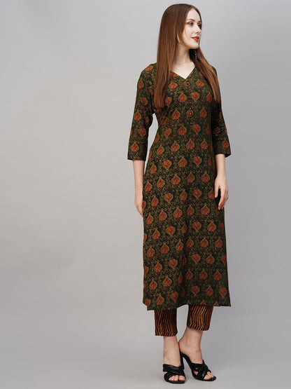 GoSriKi Women's Kurta with Pant Set