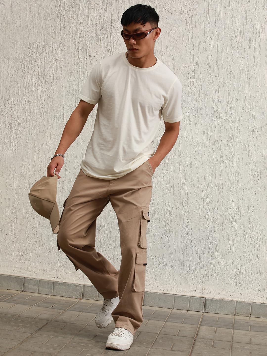 Hubberholme Men Taupe Cotton Loose Fit Mid-Rise Casual Trousers