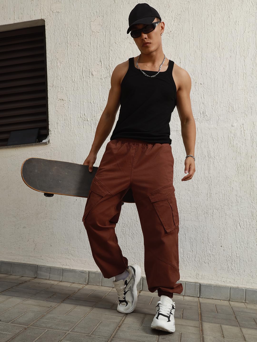 Hubberholme Men Brown Summer Cotton Loose Fit Solid Trousers_4