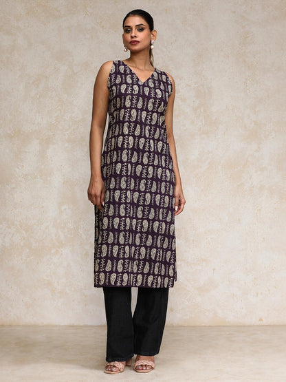 Varanga Women Paisley Printed V Neck Sleeveless Kurta Purple