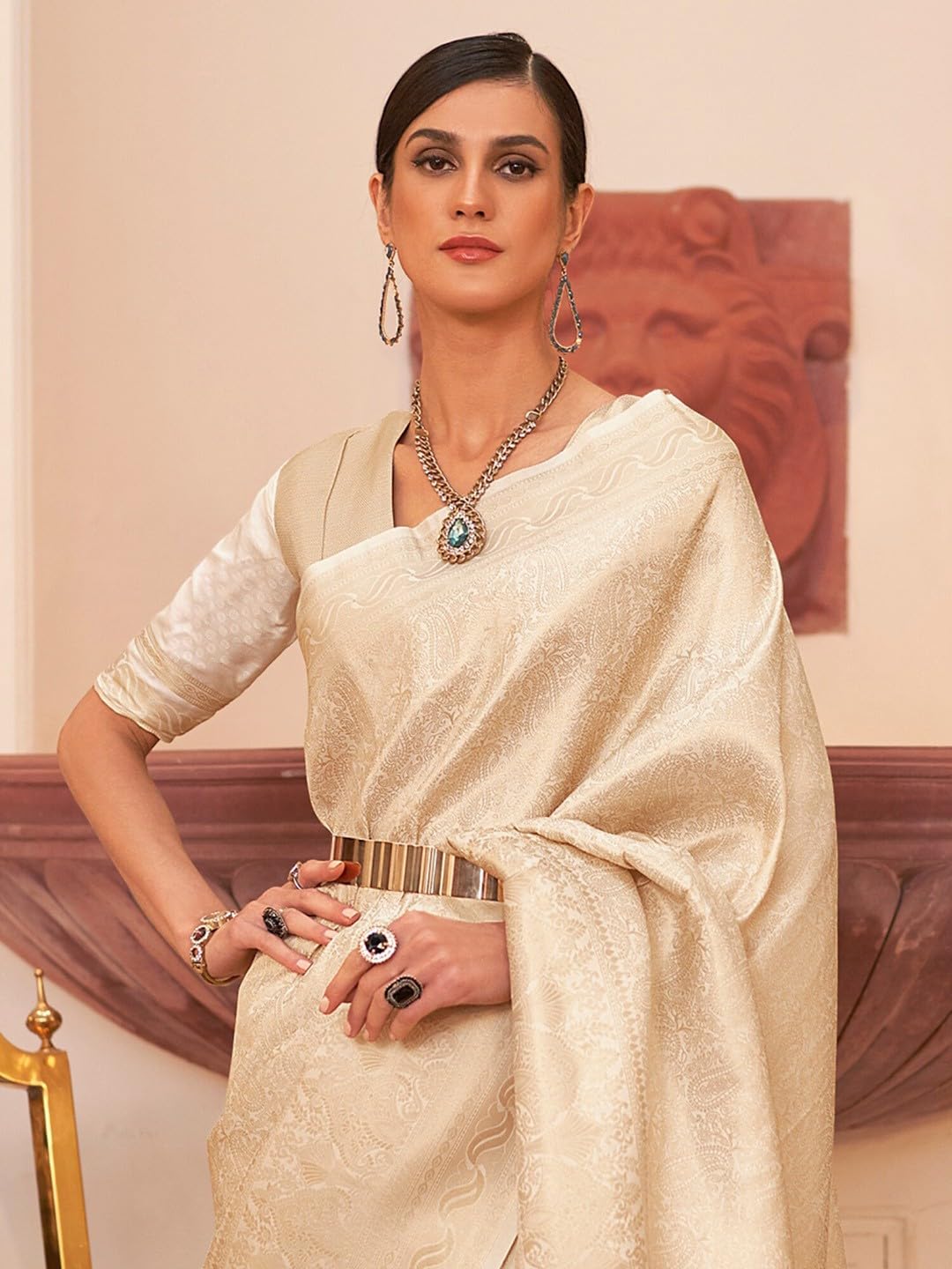 Madhuhansh WomenS Pure Kanjivaram Silk Saree With Unstitched Blouse Piece Soft Silk Fabric Jacquard And Zari Woven Stylish Sari