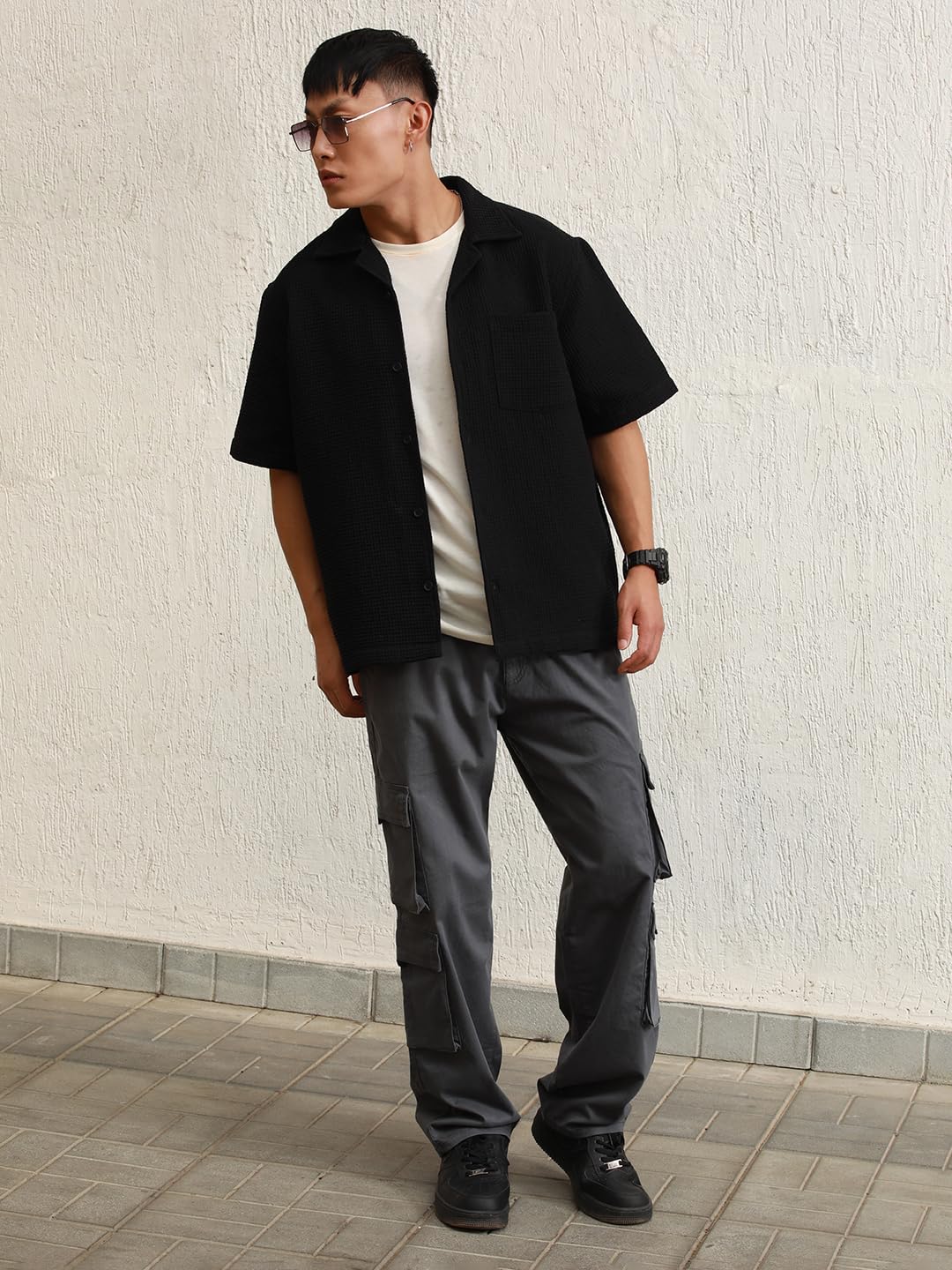 Hubberholme Black Cotton Spread Collar Short Sleeves Solid Oversized Shirts