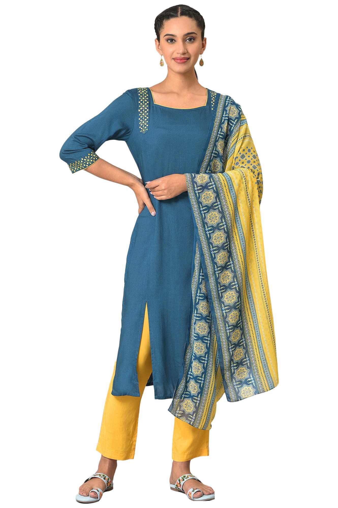 Aurelia Geometric Printed Blue Thread Embroidered Kurta Dupatta Bottomwear