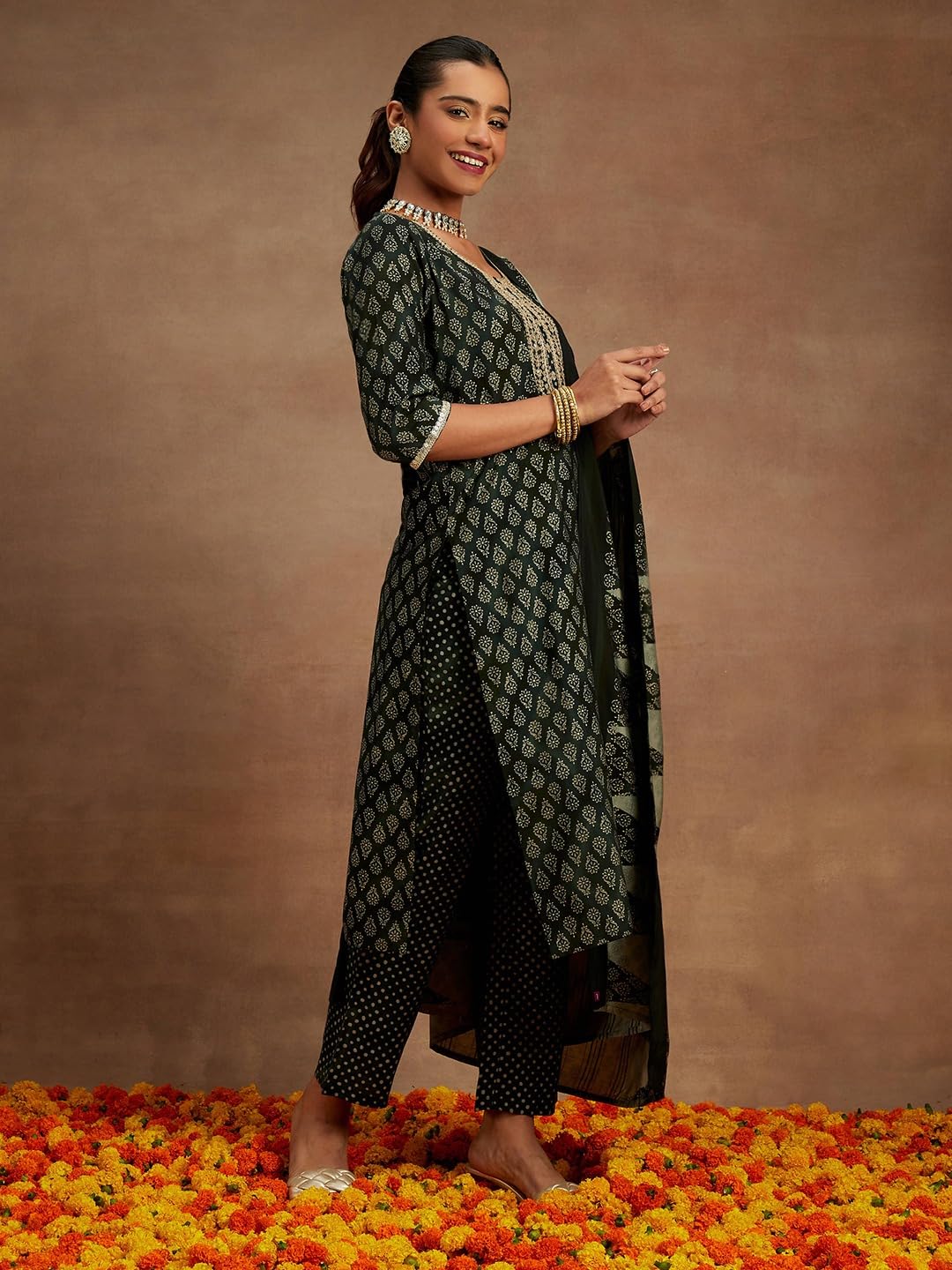 Libas WomenS Silk Blend Kurta Sets (34628_Green