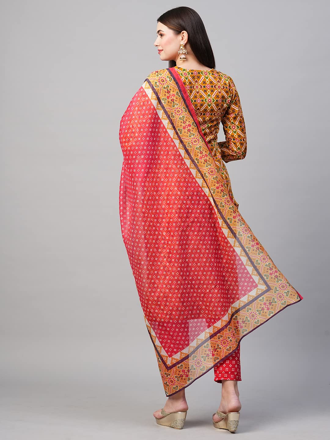 GoSriKi Women's Cotton Blend Straight Printed Kurta with Pant & Dupatta (Makshi-NW-GS)