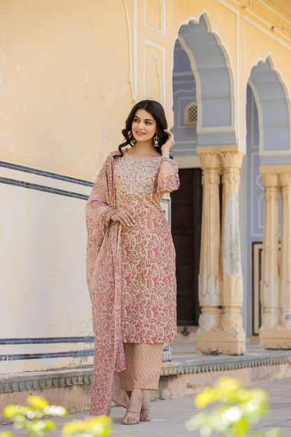 Varanga WomenS Silk Blend Solid Regular Kurta Bottom Set
