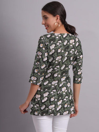 Patlani WomenS Cotton Printed Short Fullstitched Kurti/Kurtas. Green