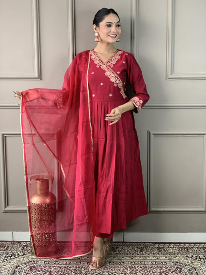 Naixa WomenS Maroon Chanderi Viscose Embroidered Flared Kurta With Chanderi Viscose Pant And Organza Laced Dupatta Sets (Nx-S-O