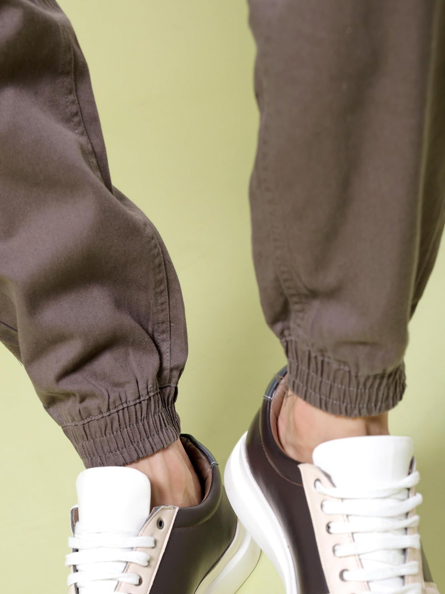 The Indian Garage Co Men Slim Fit Solid Mid-Rise Joggers Grey