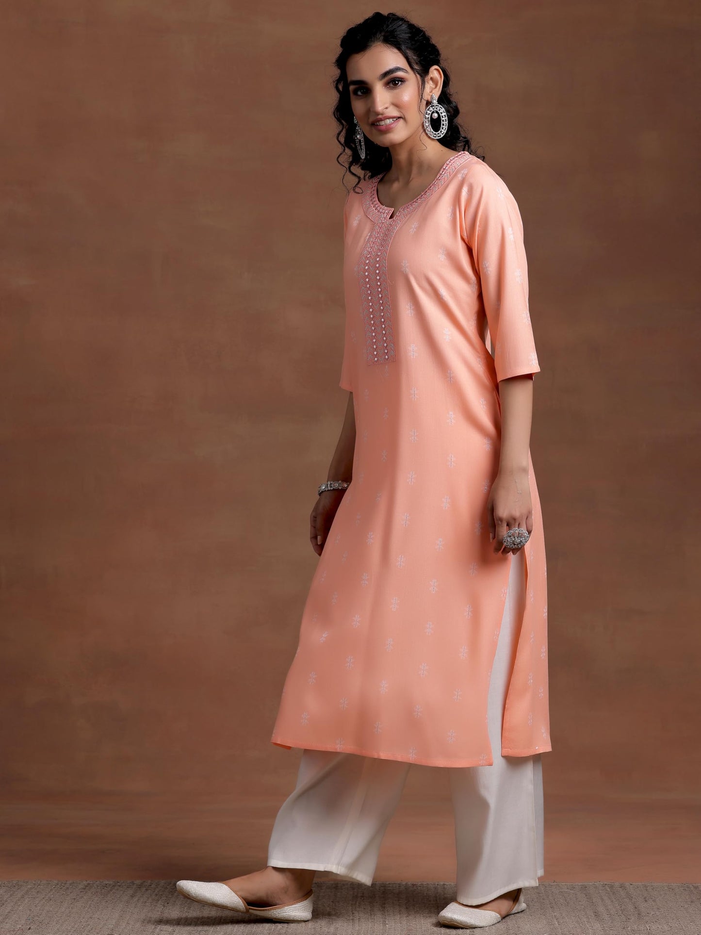 Libas WomenS Cotton Woven Design Straight Kurta (26978_Peach