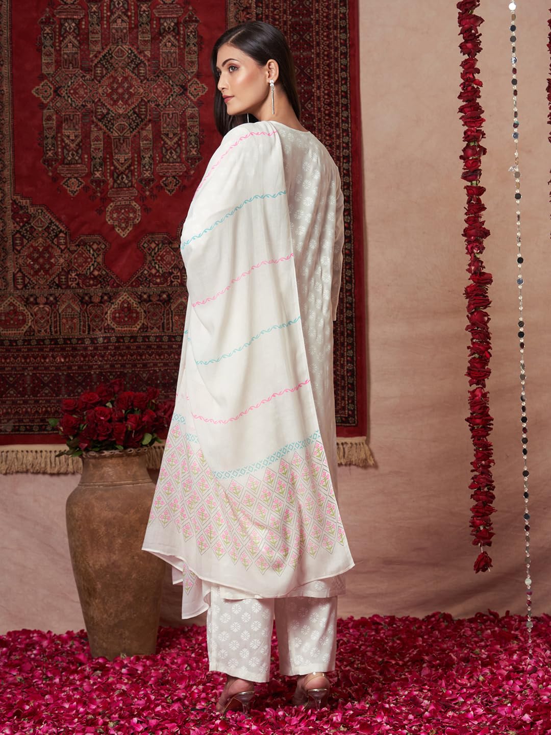 Gosriki WomenS Rayon Viscose Printed Straight Kurta With Pant & Dupatta (Mirai White-Vks03-Gs_5Xl_White_Xxxxx-Large)