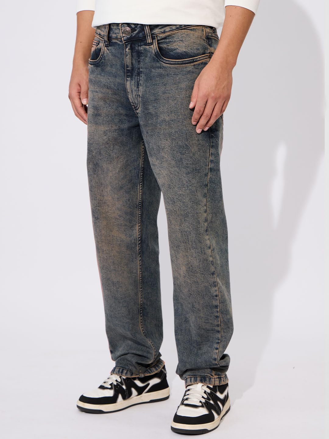 The Souled Store Denim: Washed Blue Men and Boys Buttoned Solid Cotton Blend Straight Fit Jeans