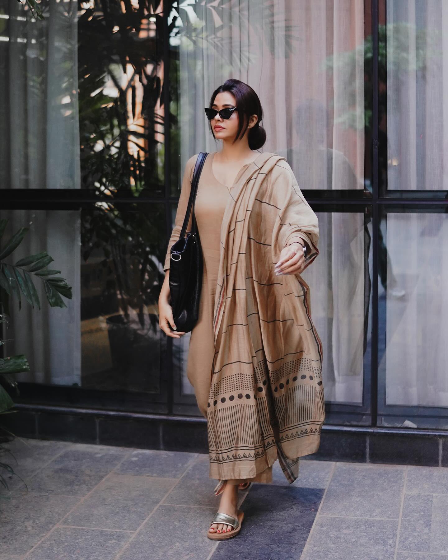 GoSriKi Women's Rayon Blend Kurta Set with Pants & Dupatta, XL, Beige, Model Raja Saab Beige-VKS01-GS
