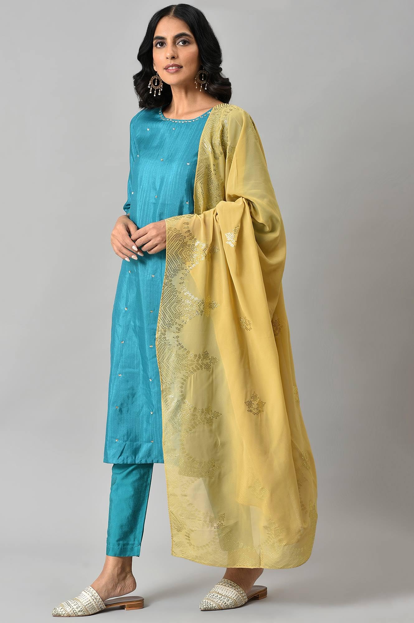 W for Woman Women's Polyester Solid Slim Kurta