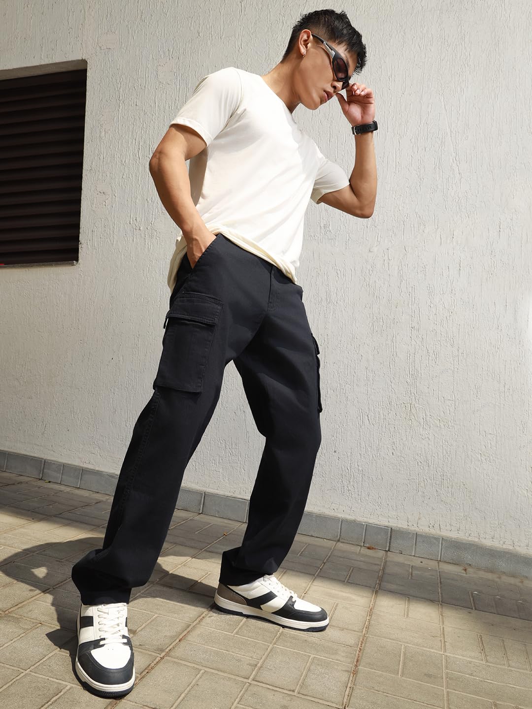 Hubberholme Men Blue Smart Casual Summer Cotton Loose Fit Solid Trousers_18