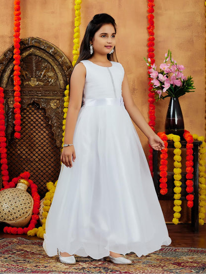 Aarika Girls White Colour Solid Net Gown (3-9 Years)