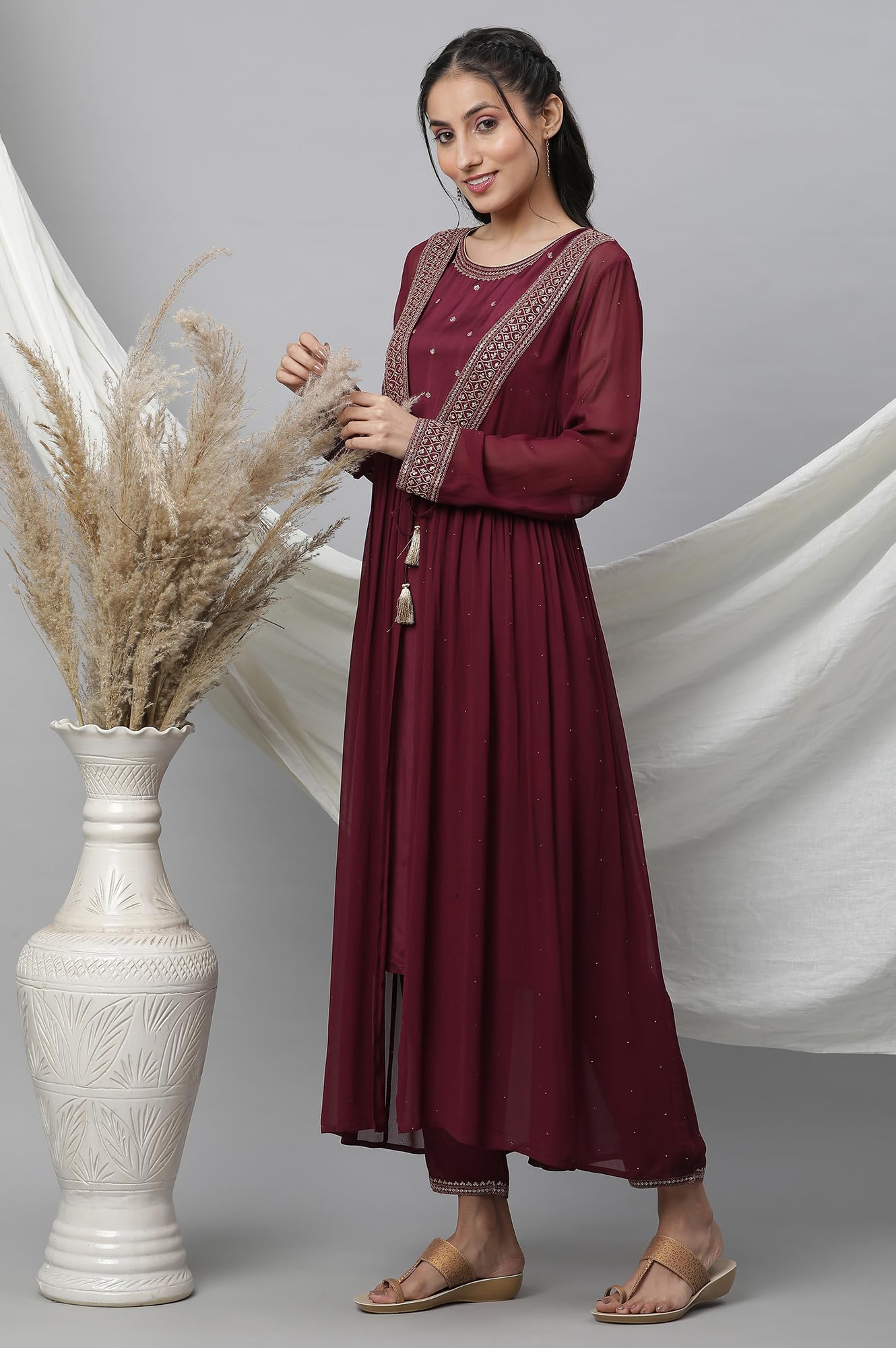 Aurelia Women Kurta, Gillet & Pant