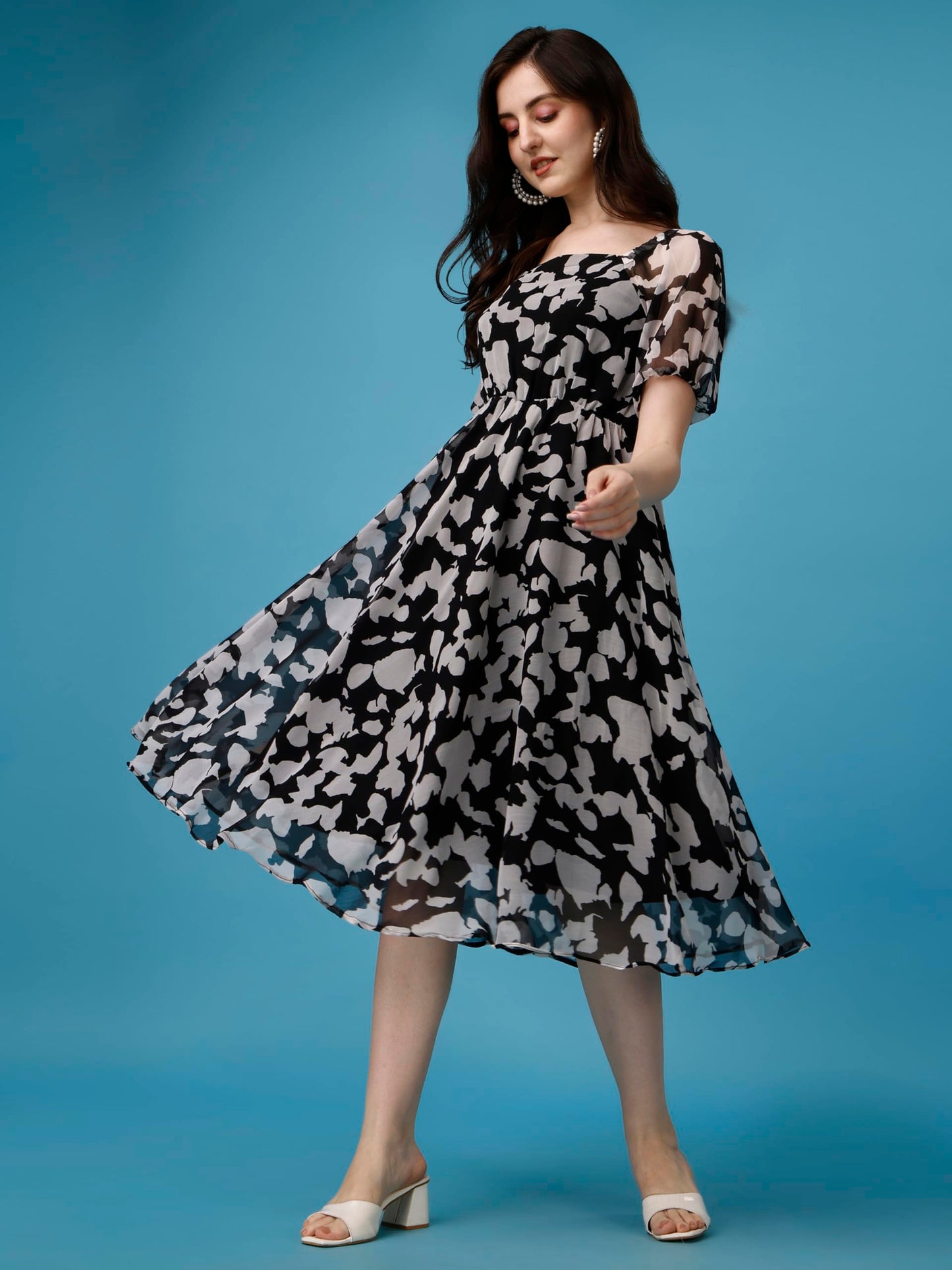 Trillmixa WomenS Georgette Midi Dress With Floral Printed Pattern Half Sleeves Knee Length Round Neck And Regular Fit Black