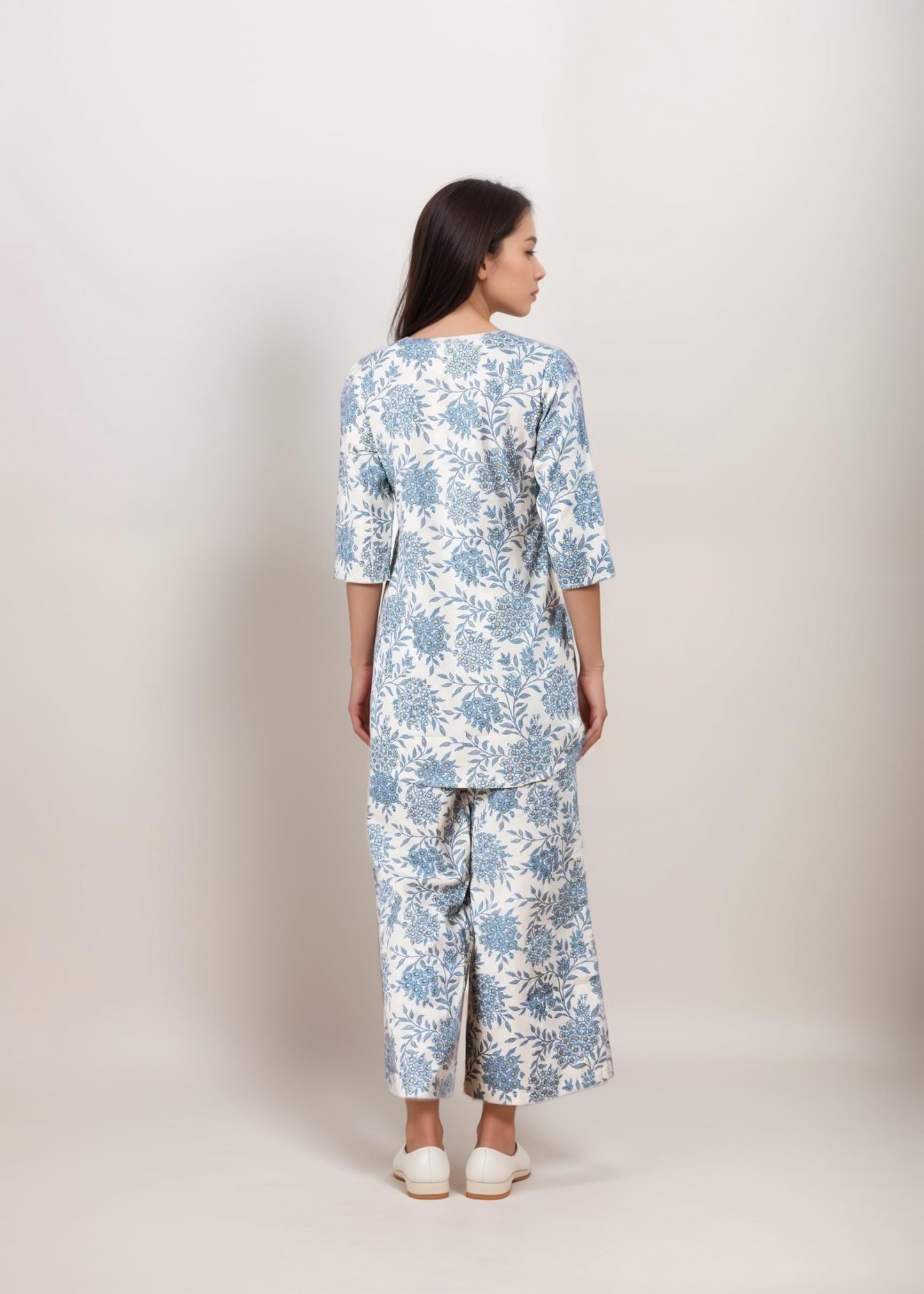 SMOWKLY Womens Printed Rayon Slub Mid Thighs Short Kurti With Relaxed Fit Pant Sylish Co-Ords Set || Trendy 3/4 Sleeve Kurta &